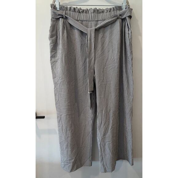 Calvin Klein Pants - Calvin Klein Pull-On Belted Seersucker Pants Cropped Wide Leg Preppy Beachy